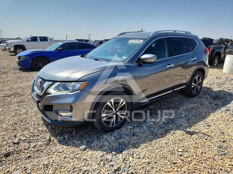 2018 Nissan ROGUE photo