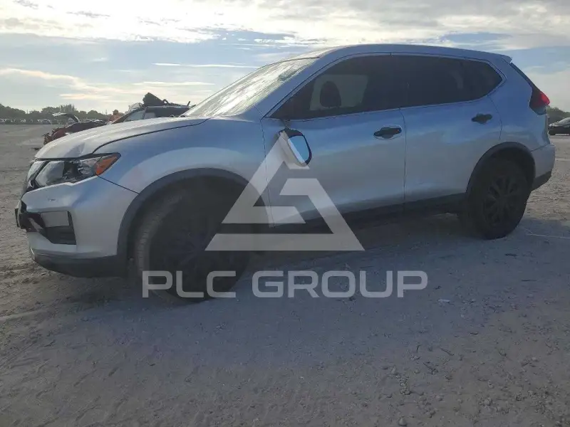 2018 Nissan ROGUE photo