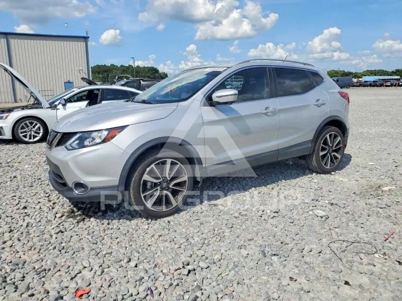 2018 Nissan ROGUE photo