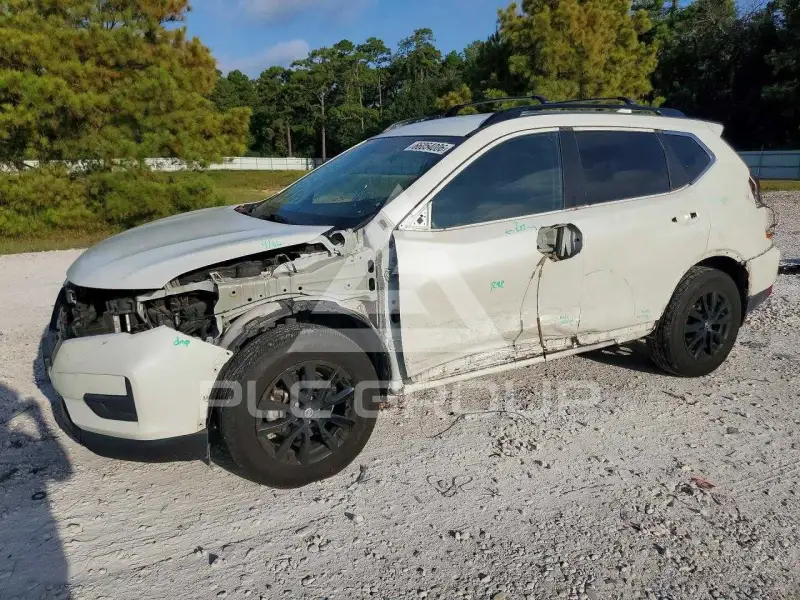2018 Nissan ROGUE photo
