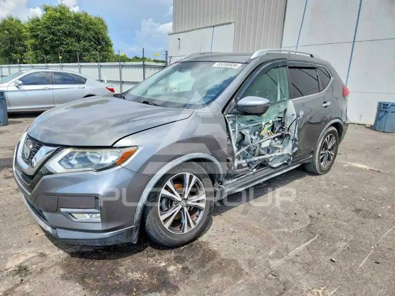 2018 Nissan ROGUE photo