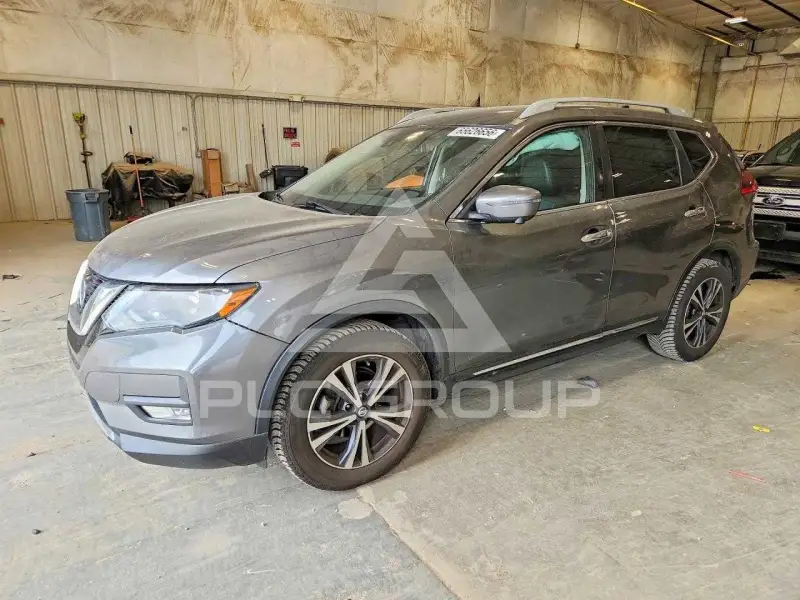 2018 Nissan ROGUE photo