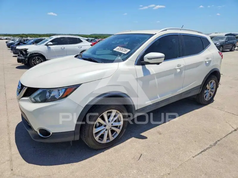 2018 Nissan ROGUE photo