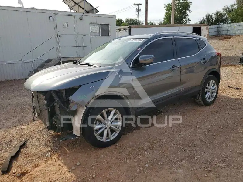 2018 Nissan ROGUE photo