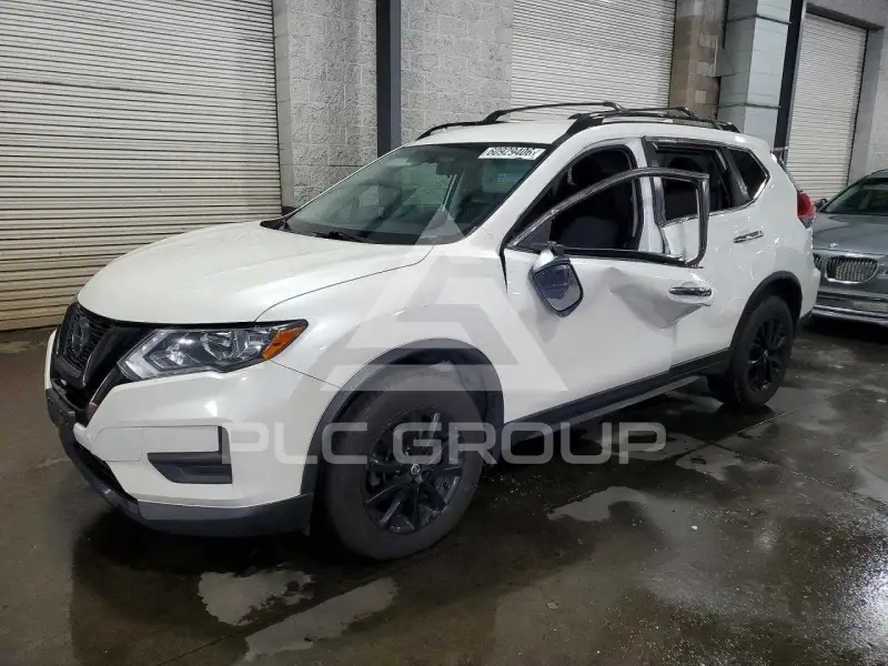 2018 Nissan ROGUE photo