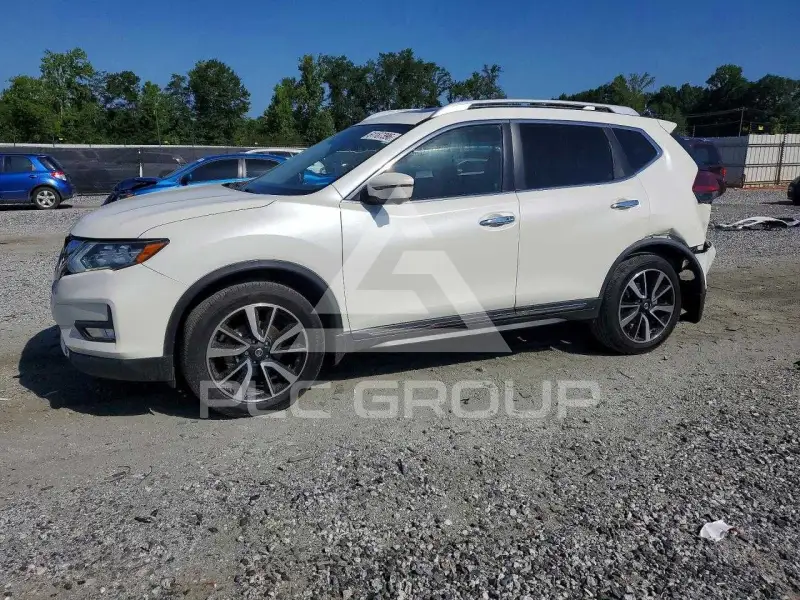 2018 Nissan ROGUE photo