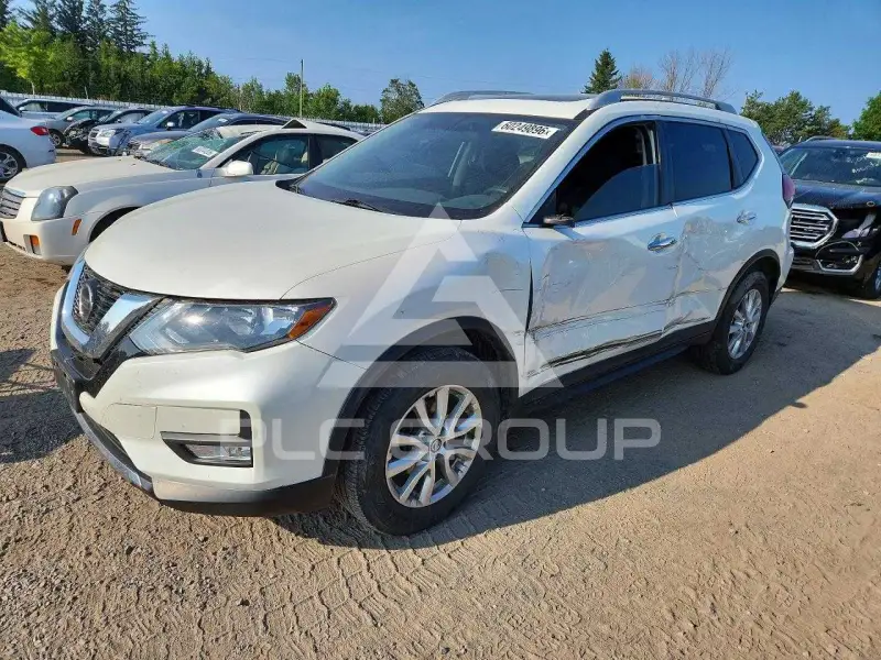 2018 Nissan ROGUE photo