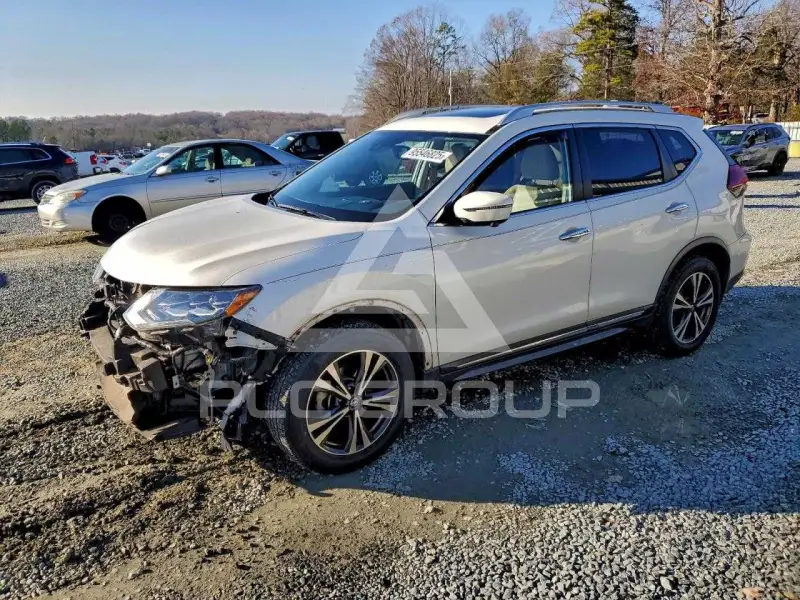 2018 Nissan ROGUE photo