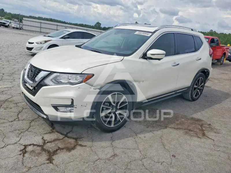 2018 Nissan ROGUE photo