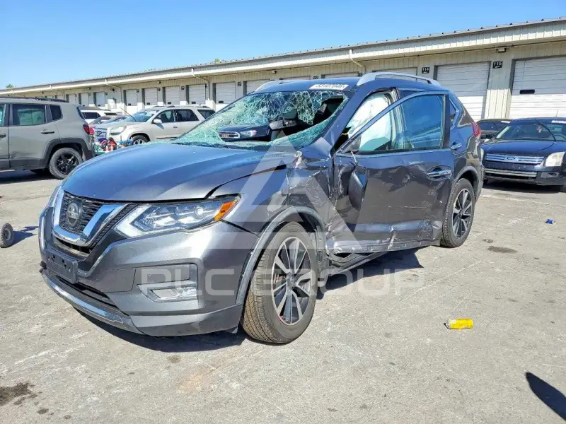 2018 Nissan ROGUE photo
