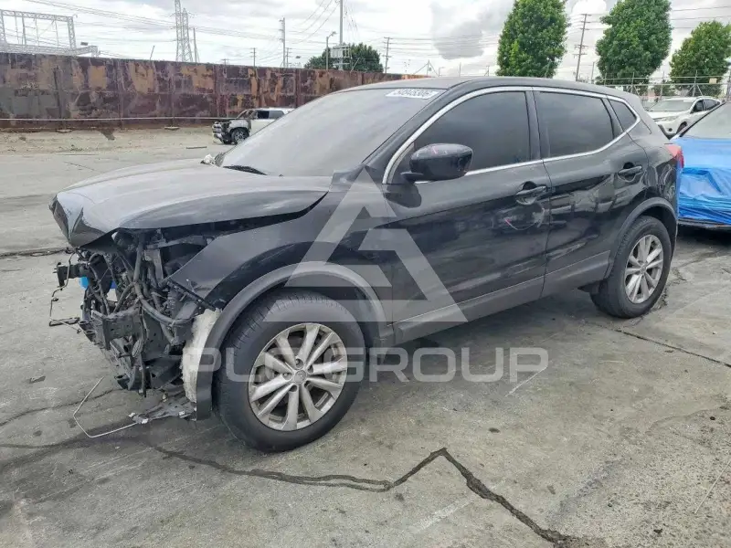 2018 Nissan ROGUE photo