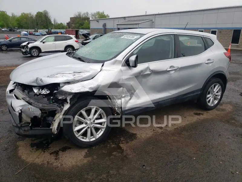 2018 Nissan ROGUE photo