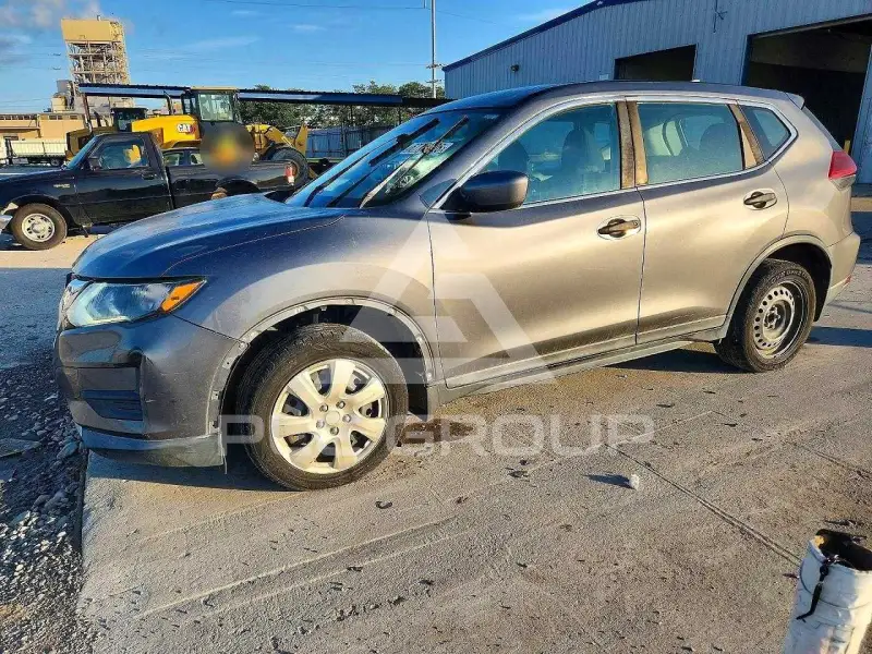 2018 Nissan ROGUE photo