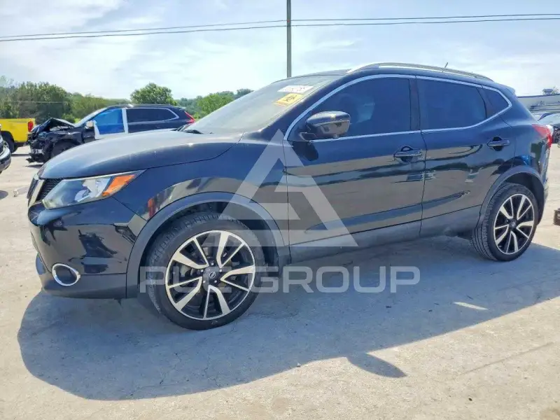 2018 Nissan ROGUE photo
