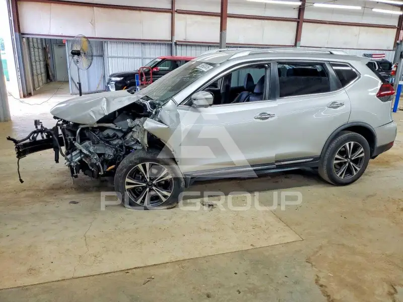 2018 Nissan ROGUE photo