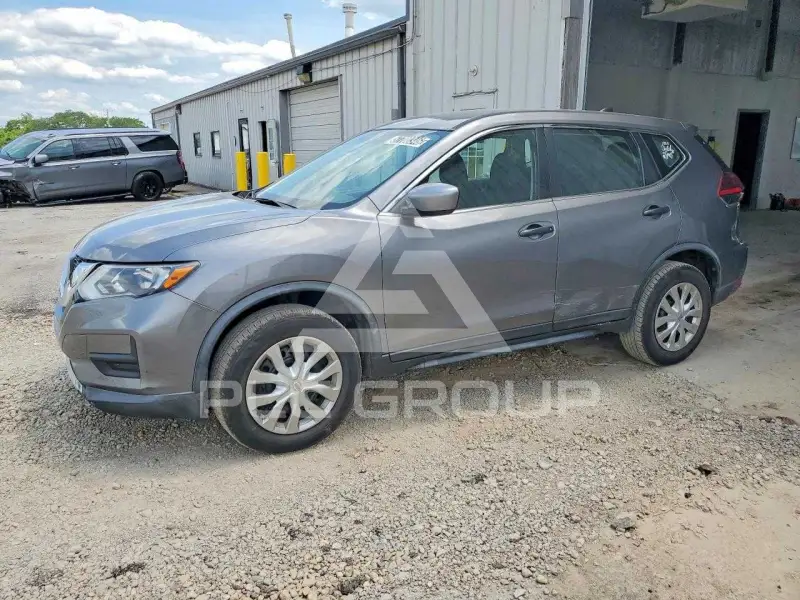 2018 Nissan ROGUE photo
