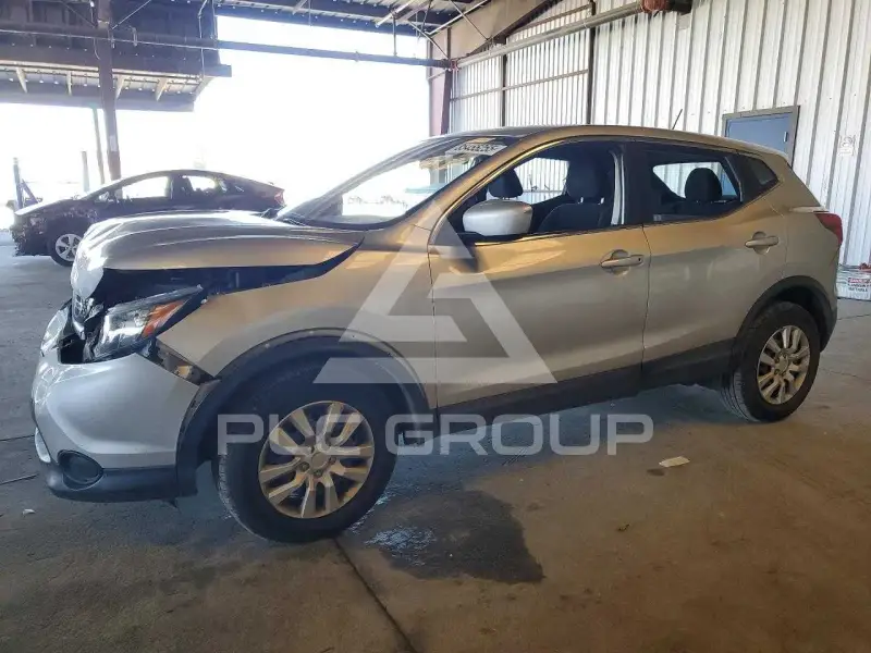 2018 Nissan ROGUE photo