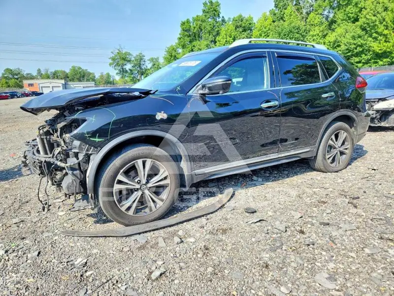 2018 Nissan ROGUE photo
