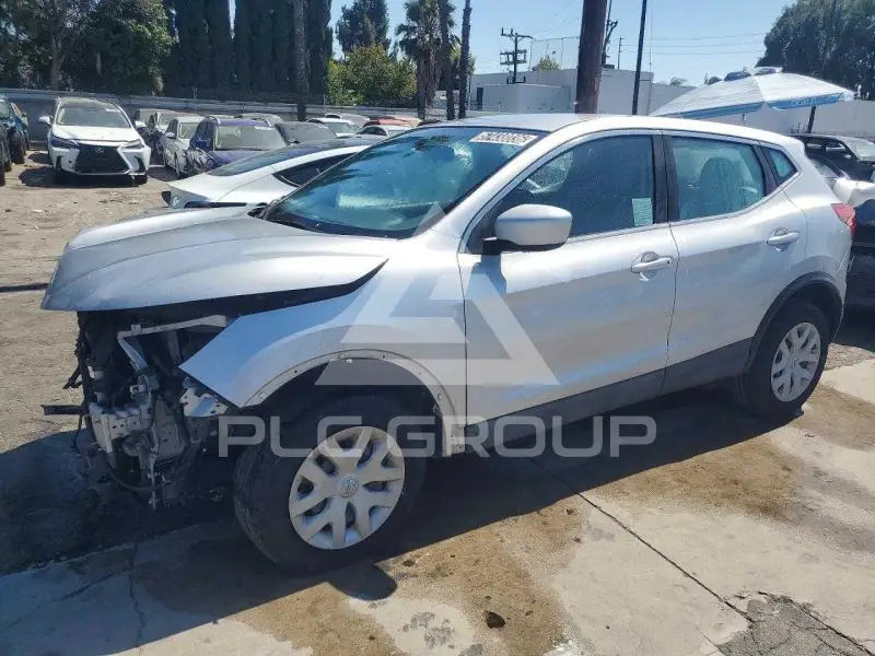 2018 Nissan ROGUE photo