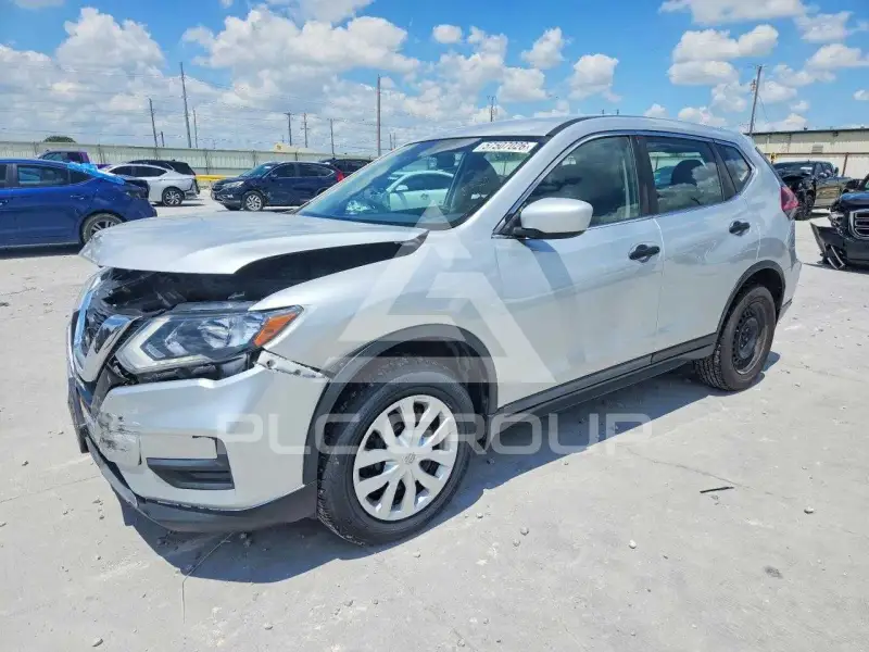2018 Nissan ROGUE photo