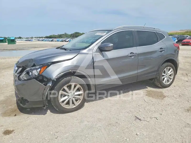 2018 Nissan ROGUE photo