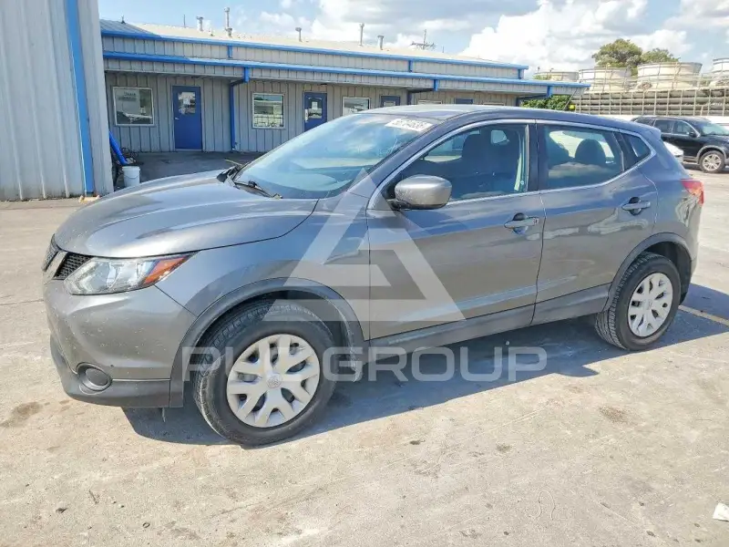 2018 Nissan ROGUE photo