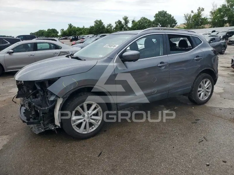 2018 Nissan ROGUE photo