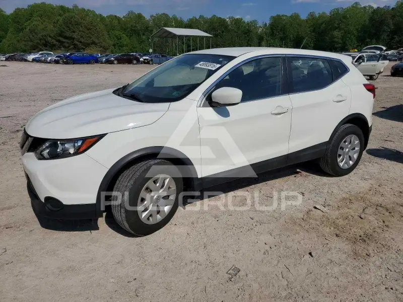 2018 Nissan ROGUE photo