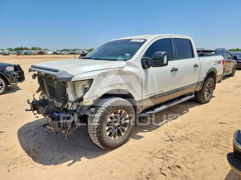 2018 Nissan TITAN фото