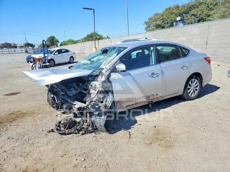 2018 Nissan SENTRA фото