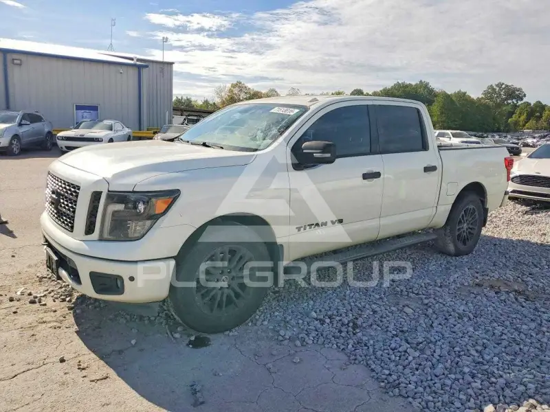 2018 Nissan TITAN фото