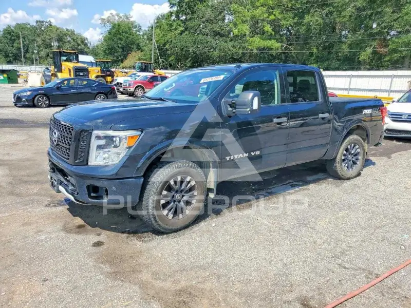 2018 Nissan TITAN фото