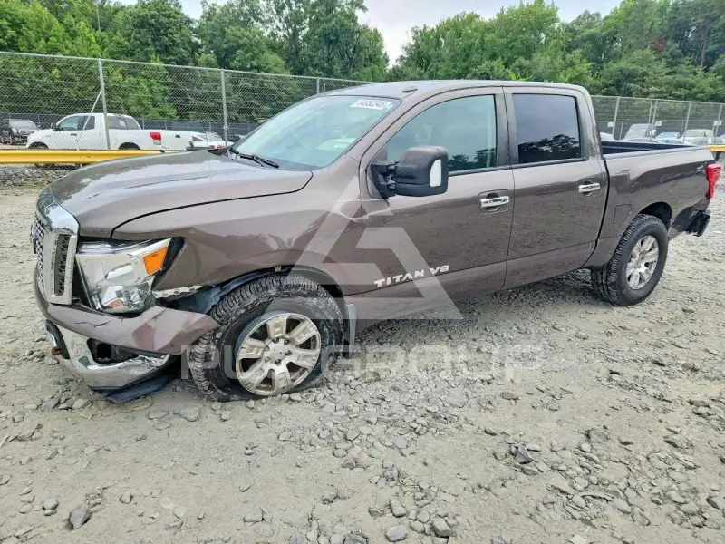 2018 Nissan TITAN фото