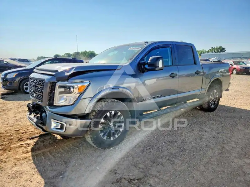 2018 Nissan TITAN фото