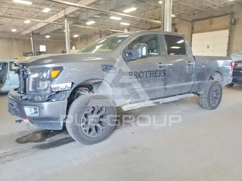 2018 Nissan TITAN фото