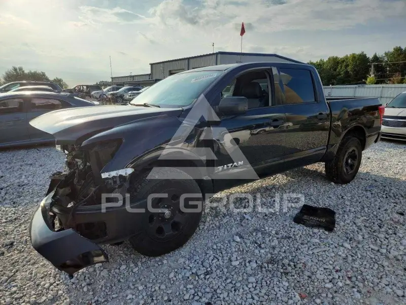 2018 Nissan TITAN фото