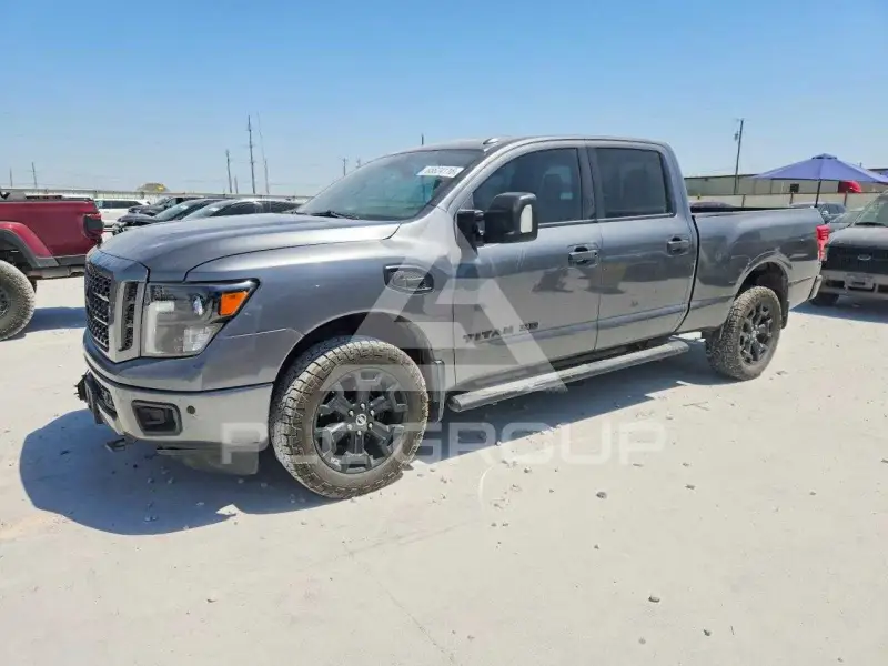 2018 Nissan TITAN фото