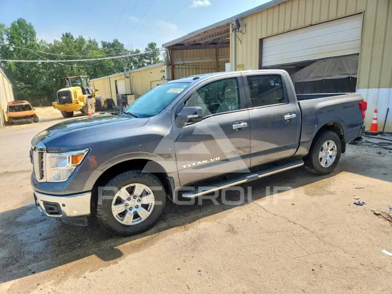2018 Nissan TITAN фото