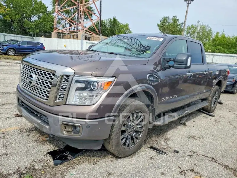 2018 Nissan TITAN фото