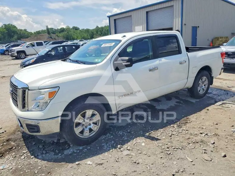 2018 Nissan TITAN фото