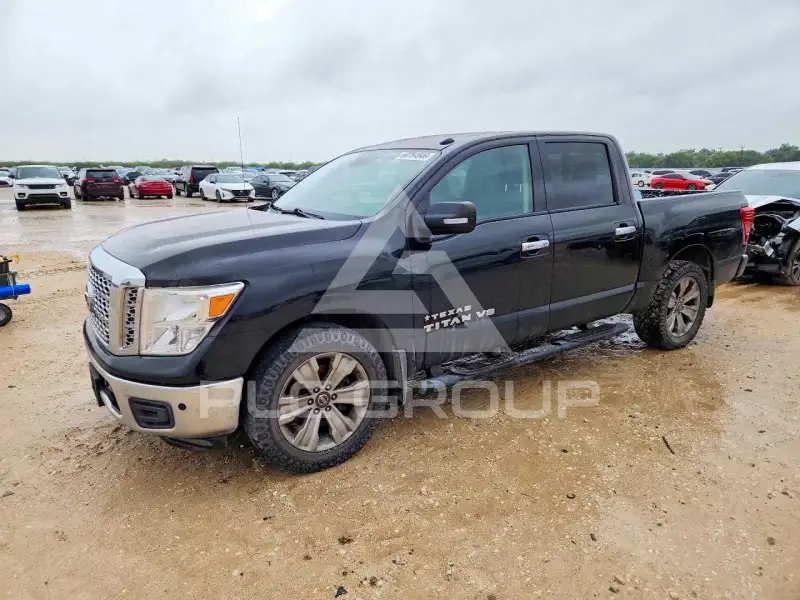 2018 Nissan TITAN photo