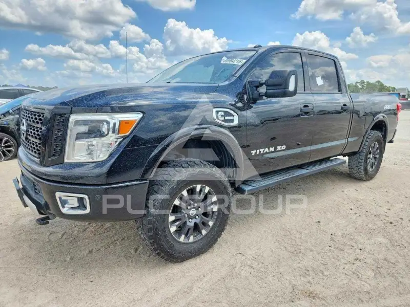 2018 Nissan TITAN фото