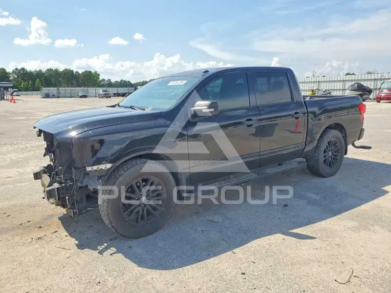 2018 Nissan TITAN фото