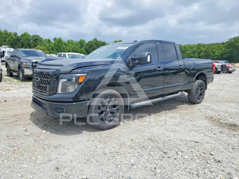 2018 Nissan TITAN фото
