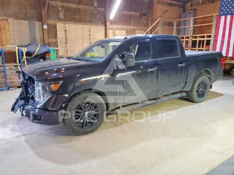 2018 Nissan TITAN фото