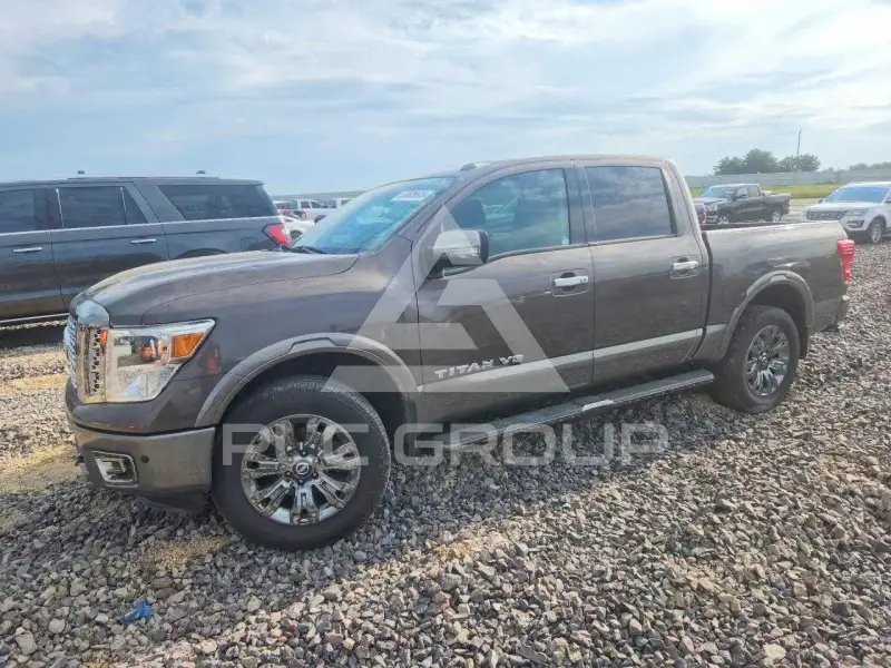 2018 Nissan TITAN фото