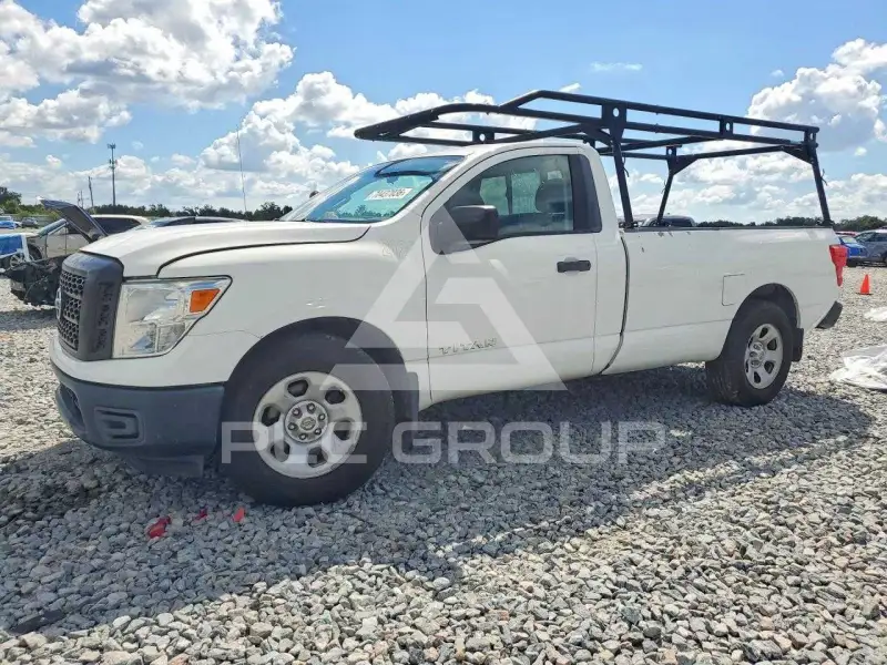 2018 Nissan TITAN photo