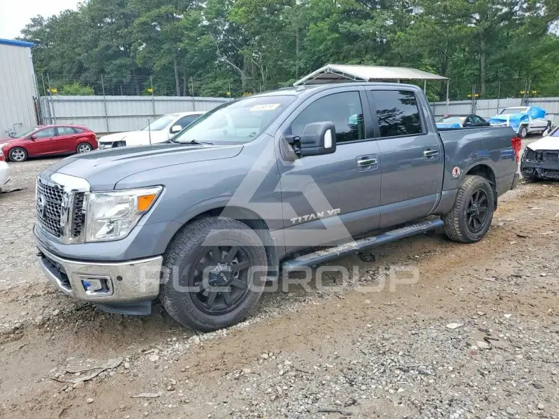 2018 Nissan TITAN фото