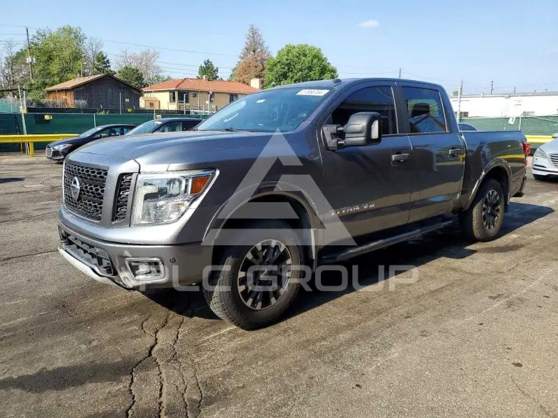 2018 Nissan TITAN фото