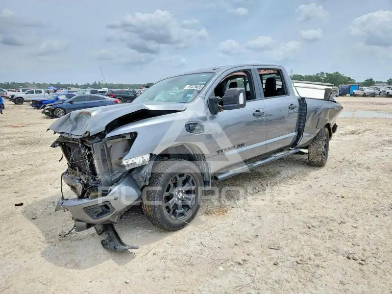 2018 Nissan TITAN фото